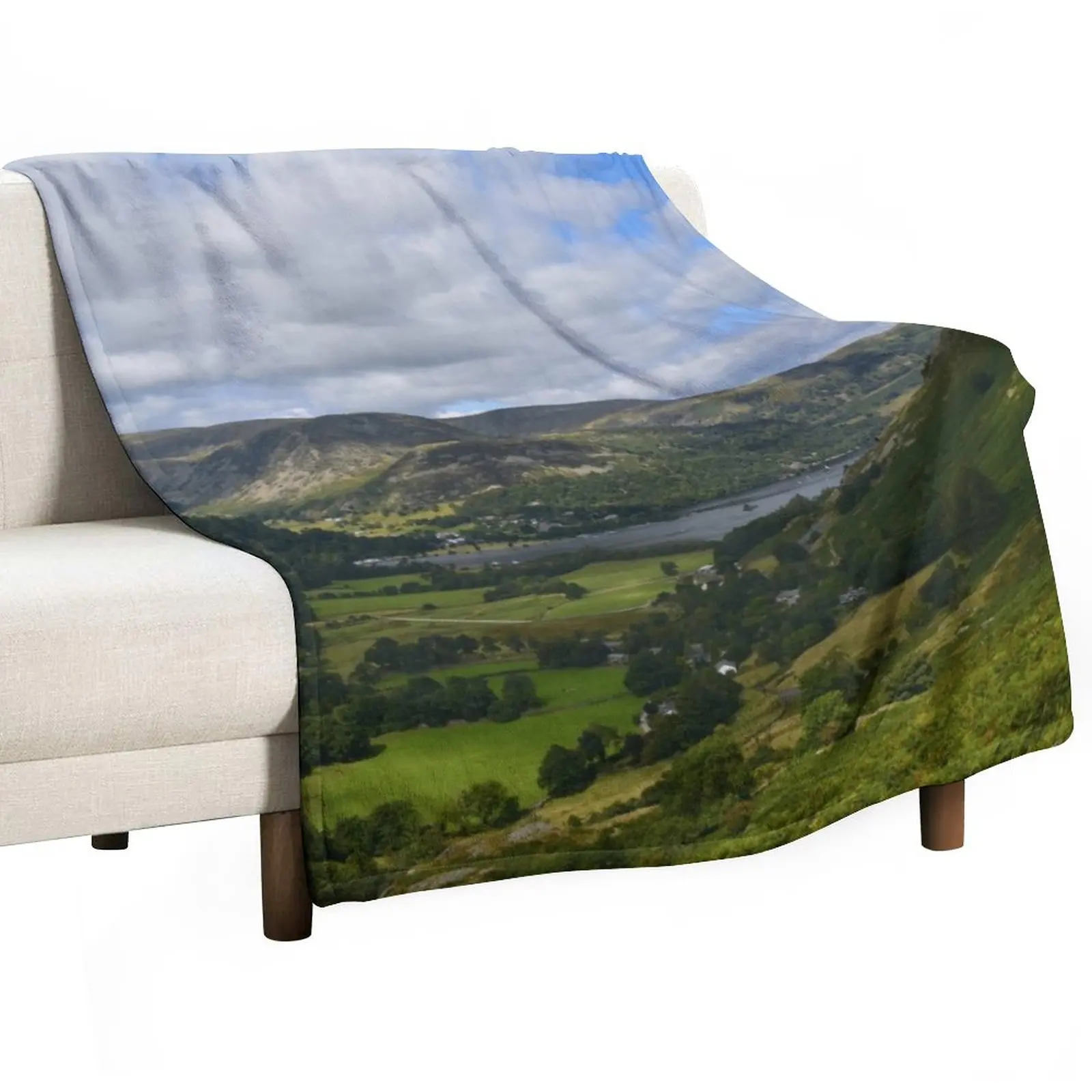 

Beautiful Lake District Throw Blanket Plaid on the sofa fluffy blanket Blankets For Bed Hairy Blankets