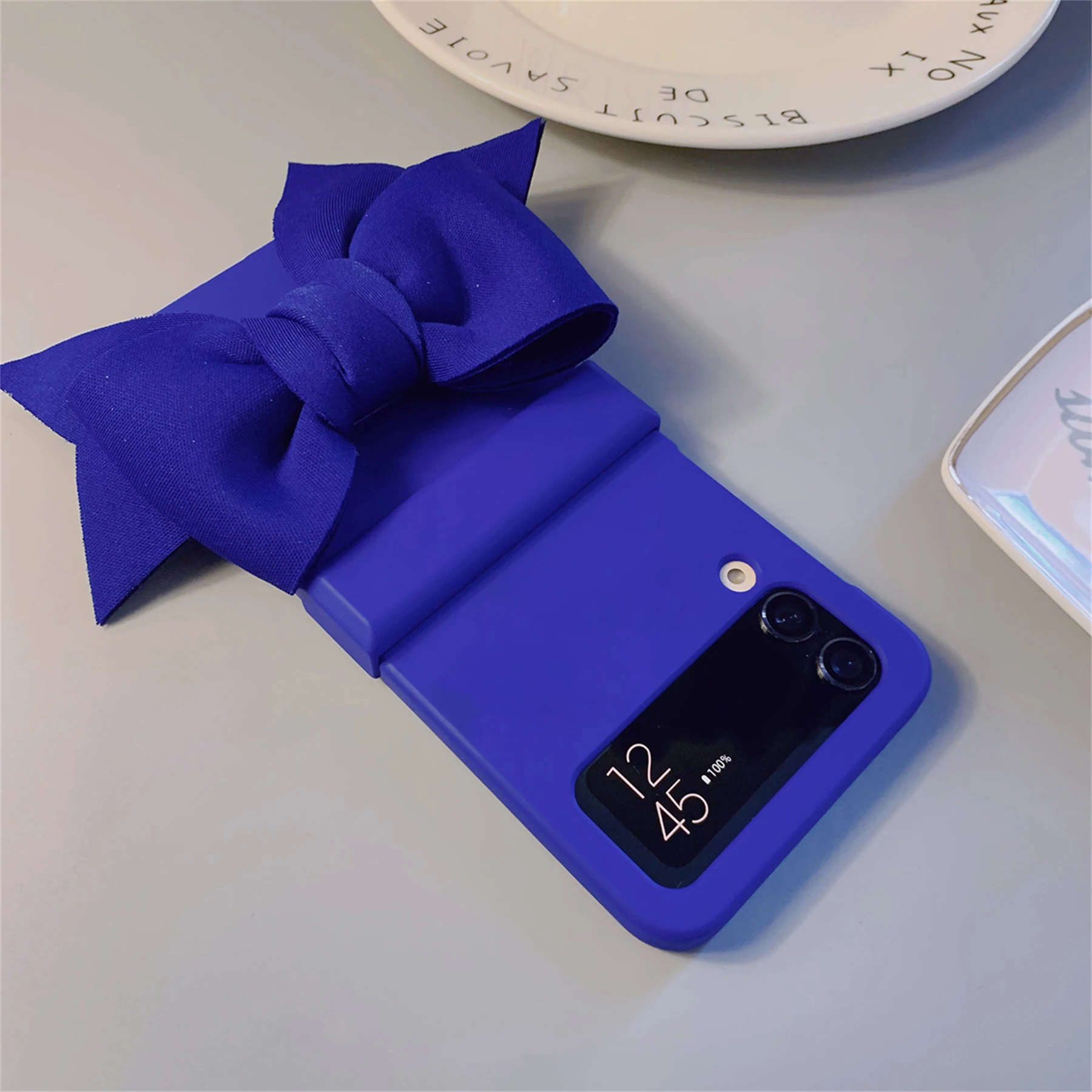 

Luxury Korean Cute 3D Cloth Bow Klein Blue Phone Case for Galaxy Z Flip5 5G Flip4 Z Flip5 Zflip5 Zflip4 Flip3 Shockproof Cover