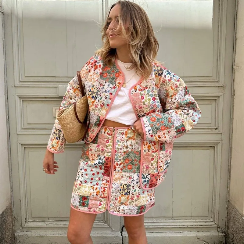 

Autumn and Winter Fashion New Color Matching Printing Loose Thin Cotton Coat Short Jacket Ladies Blouse Short Skirt Suit