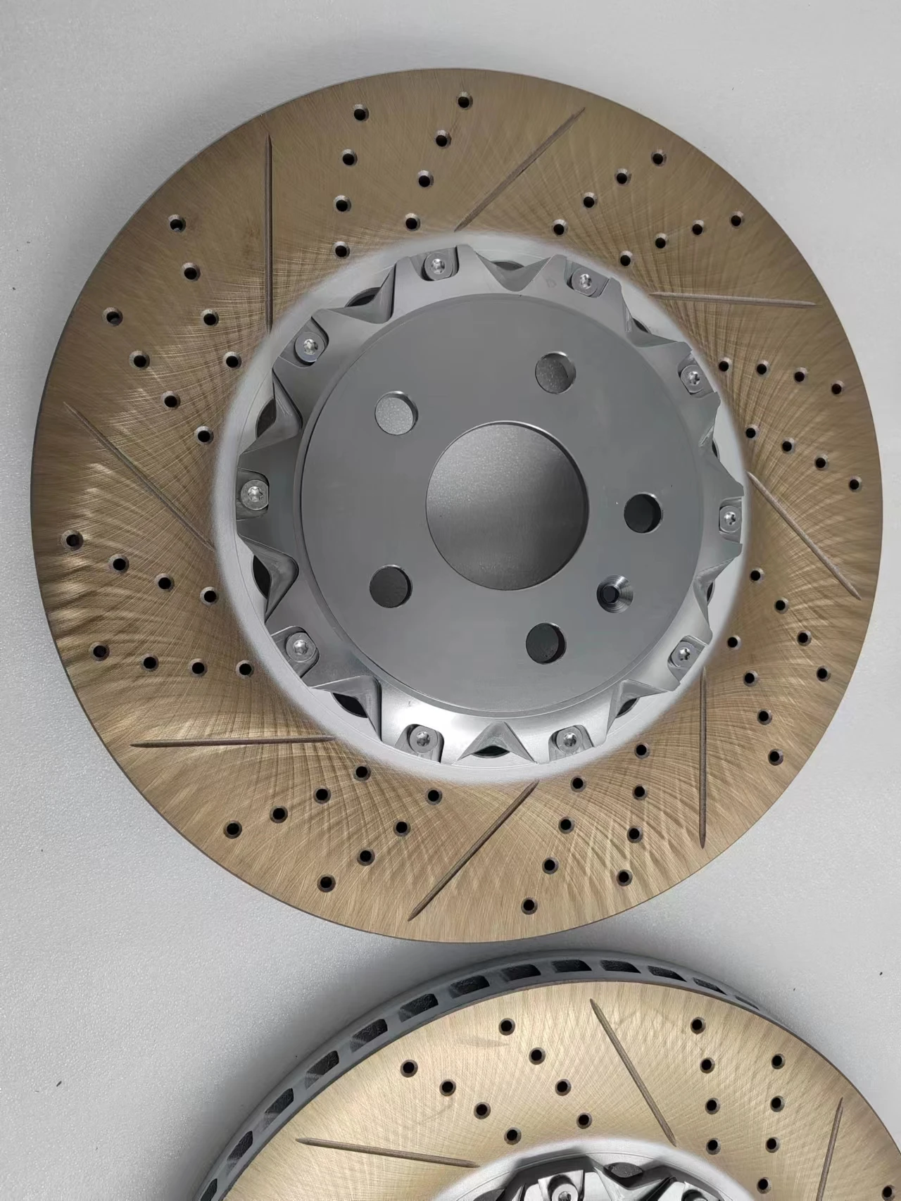 

High quality 356-34 brake disc. Suitable for Costa front wheel,