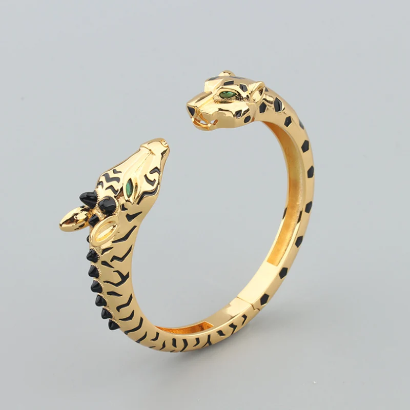 

Donia Jewelry Fashion Leopard And Giraffe Double Titanium Luxury Enamel Animal Bracelet Ring Set