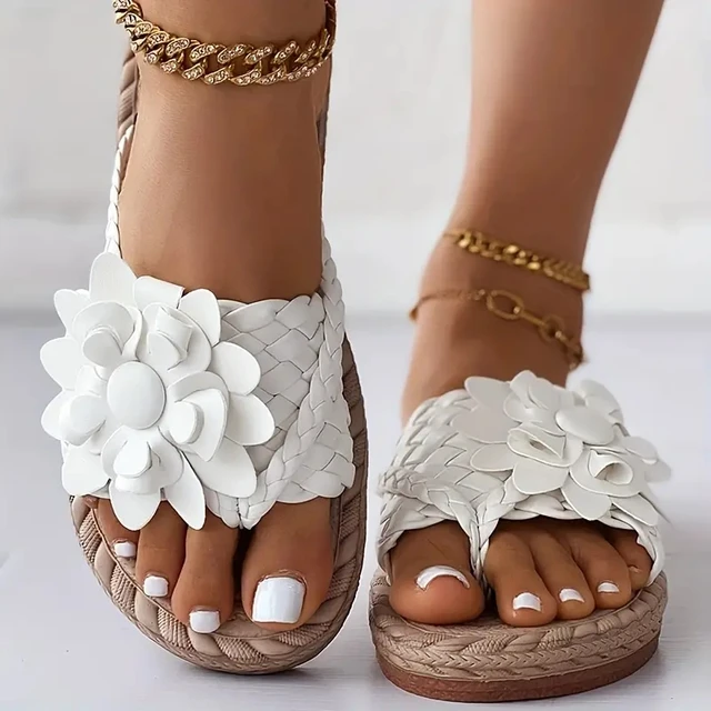 2023 New Women Flower Decor Flat Sandals Fashion Floral Flat Flip Flops  Woven Design Open Toe Non Slip Slide Shoes Beach Outdoor