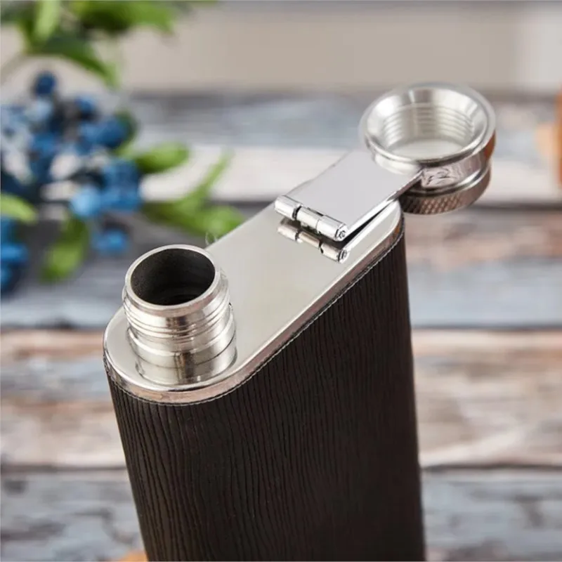 두꺼운 304 스테인레스 스틸 대용량 하프 파운드 용량 와인 포트 휴대용 야외 레트로 스퀘어 장식 와인 포트 ZI594