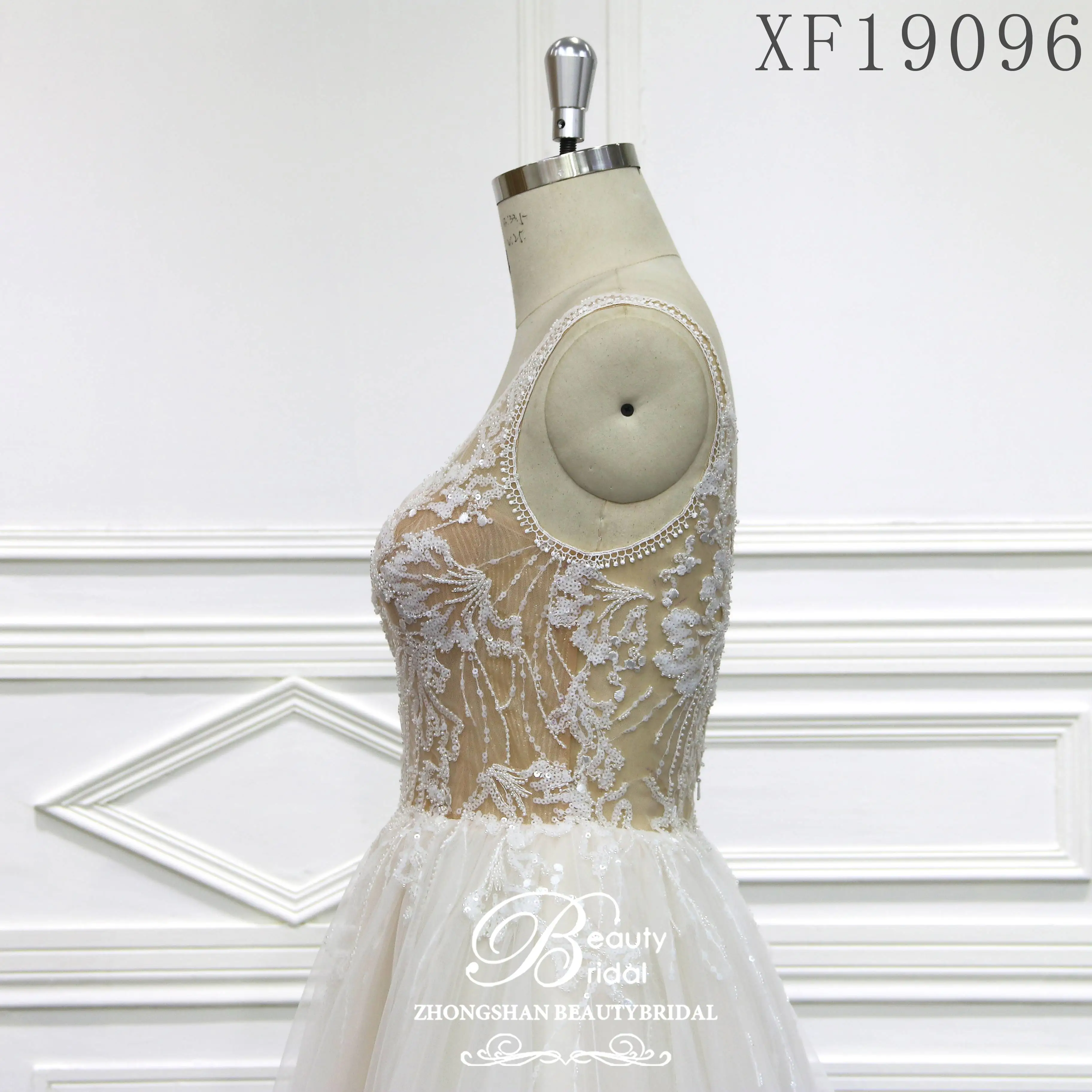 Рисунок 2 - Женское свадебное платье с юбкой-годе