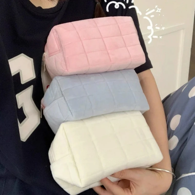 

Fur Makeup Bags for Women Soft Travel Cosmetic Bag Organizer Case Young Lady Girls Make Up Case Necessaries Solid Color Handbags