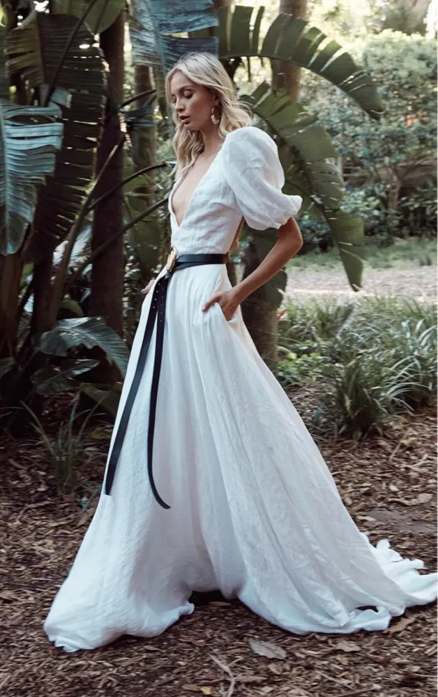 

Платье Свадебное хлопчатобумажное ТРАПЕЦИЕВИДНОЕ с рукавами-фонариками и V-образным вырезом