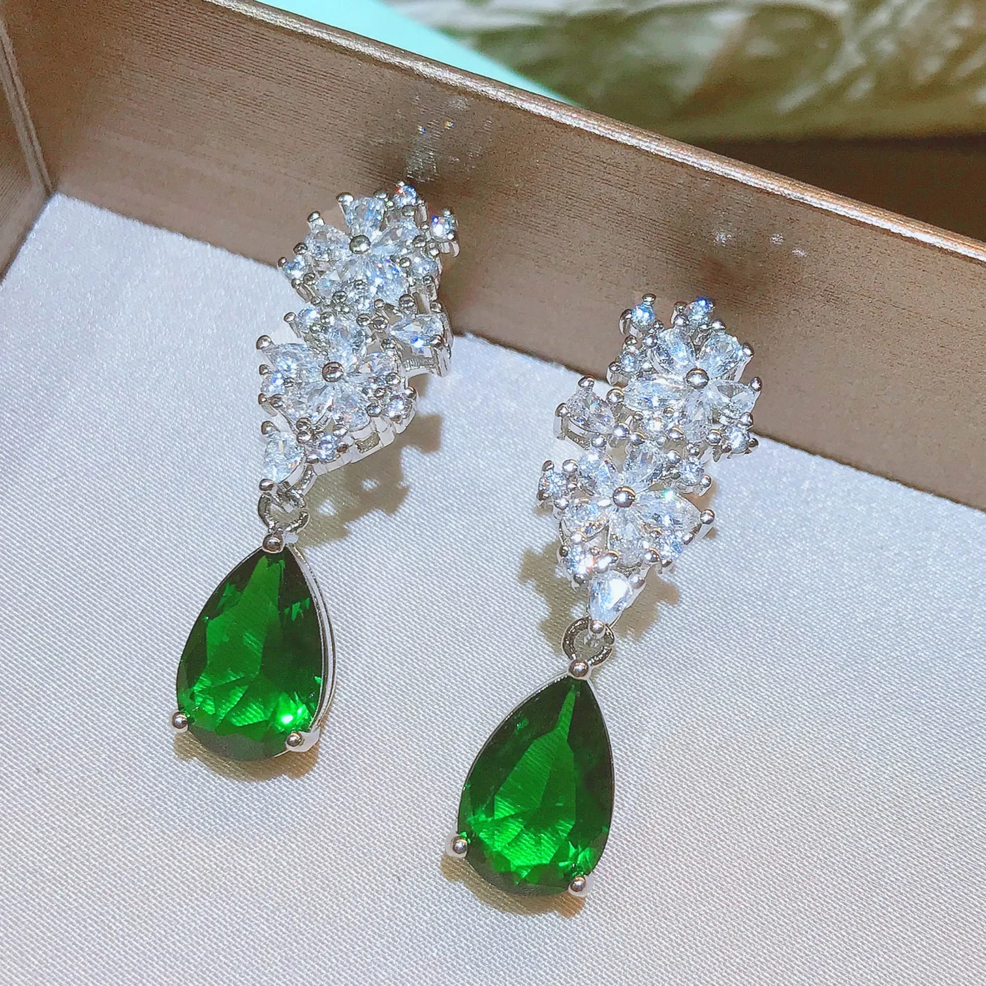 

Real S925 Sterling Silver Origin Emerald Drop Earrings for Women Girls Green Emrald Gemstone Jewelry Aros Mujer Oreja Orecchini