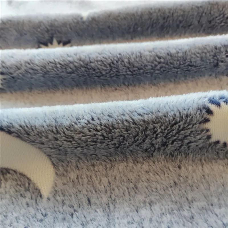 Luminous Warm Flannel Blankets Night Fluorescent Geometric Print Sheet Sofa Throw Bedspread Children's Siesta Leisure Coverings