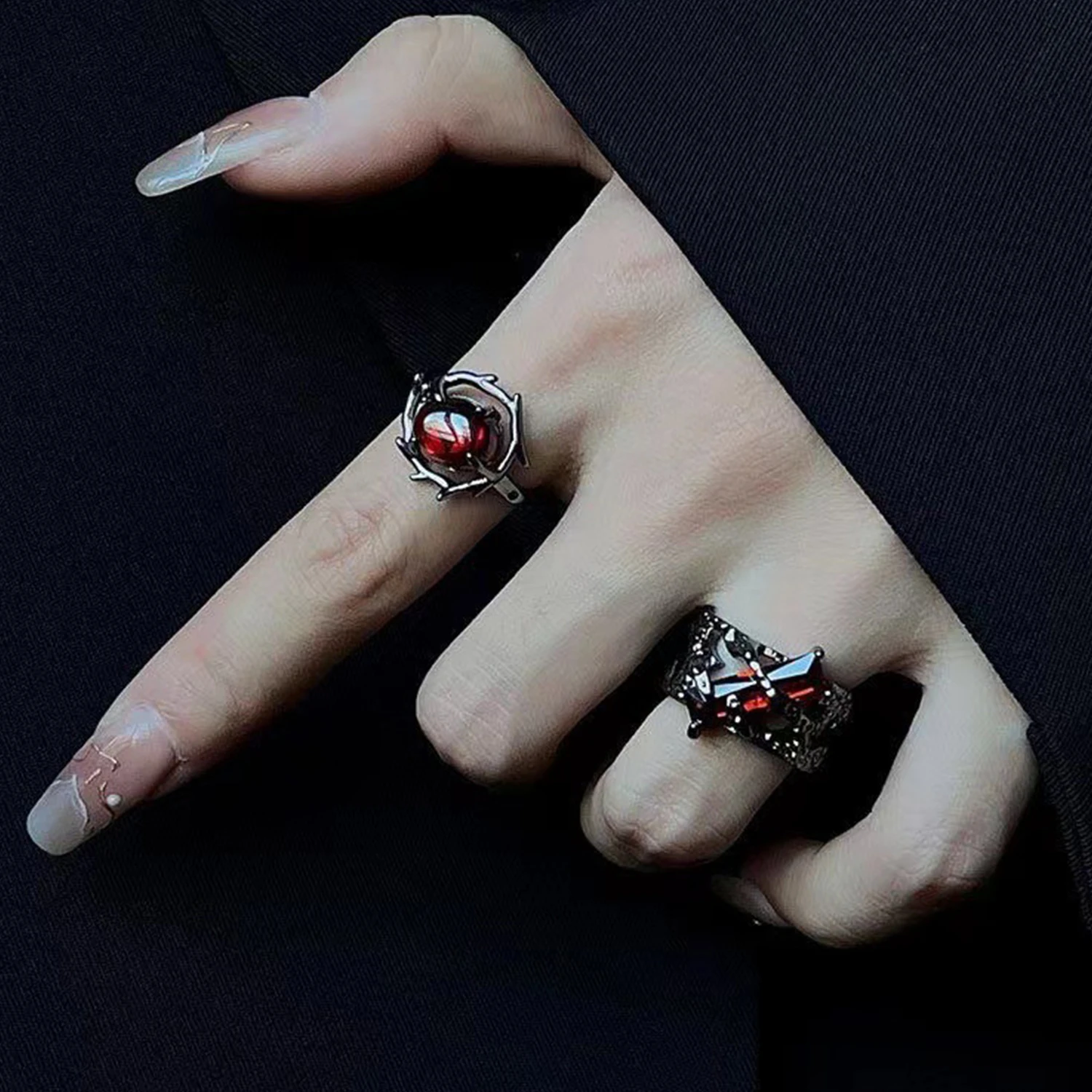 Bijoux vintage de style rétro punk rubis de style mode 2025, bague en cristal noir, pendentif géométrique, doigt ouvert, 1 pièce._voghion.com