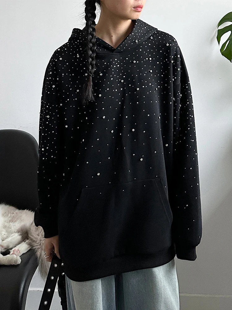 [EAM] Black Rhinestones Shining Thick Sweatshirt New Hooded Long Sleeve Women Big Size Fashion Tide Spring Autumn 2026 1DJ0096