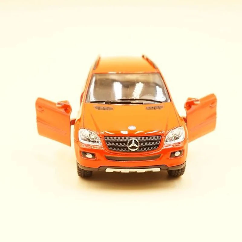 1:36 ML-Class ML350 SUV Alloy Car Diecasts & Toy Vehicles Car Model Miniature Scale Model Car Toys For Children 3