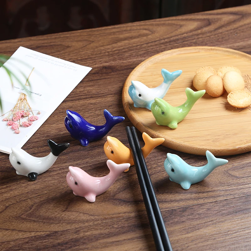 

Cartoon Animation Style Ceramic Material Cute Little Dolphin Family Art Exquisite Home Decoration Household Chopstick Holder