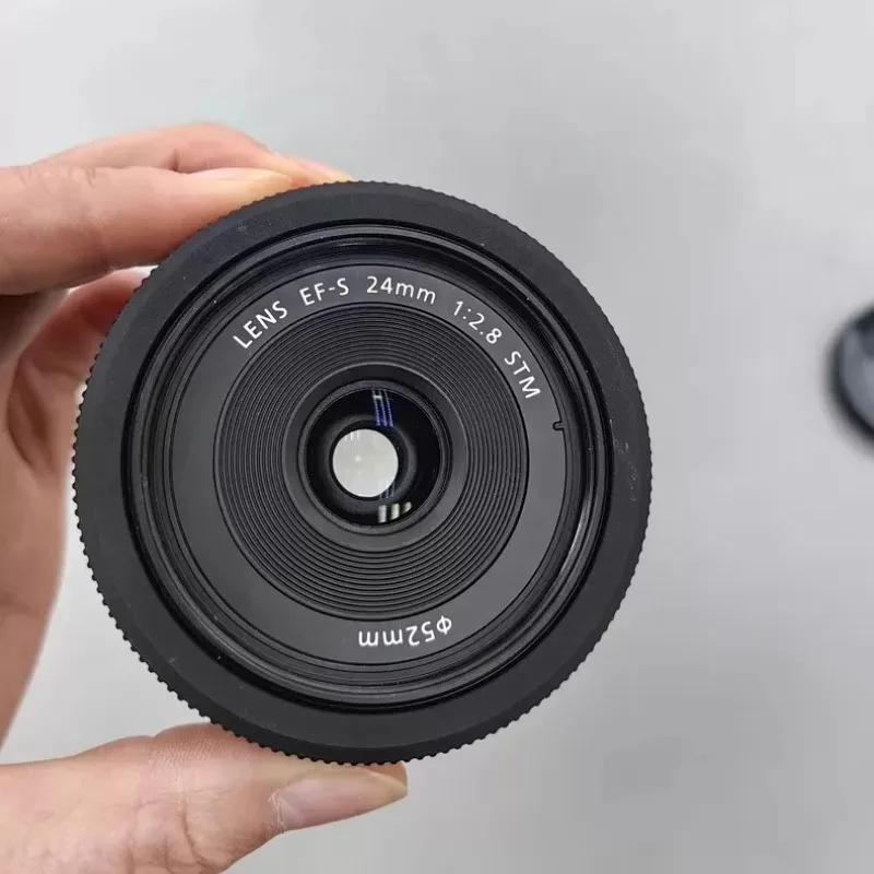 95% 새 상품  캐논 EF-S 24mm F2.8 STM 광각 대구경 고정 초점 렌즈 (캐논 EOS 500D 550D 600D 650D 카메라용)