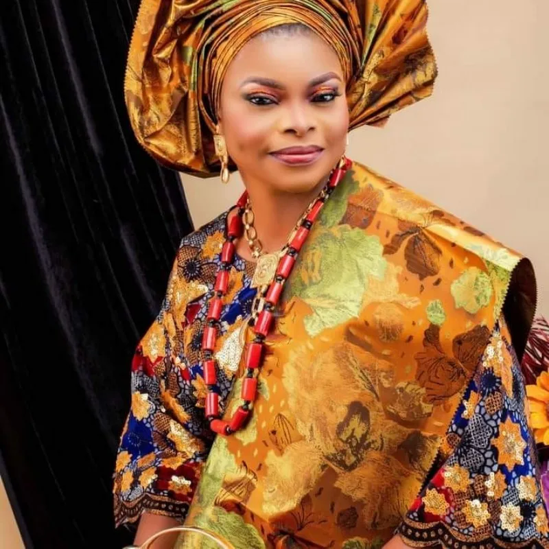 

Роскошная африканская кружевная ткань, французская бархатная сетчатая кружевная ткань с блестками 2023 для элегантных женских платьев