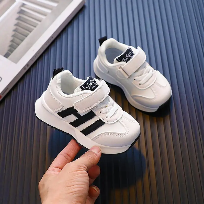 2024-new-1-6-year-old-baby-walking-sports-boys-and-girls-non-slip-soft-sole-leather-shoes