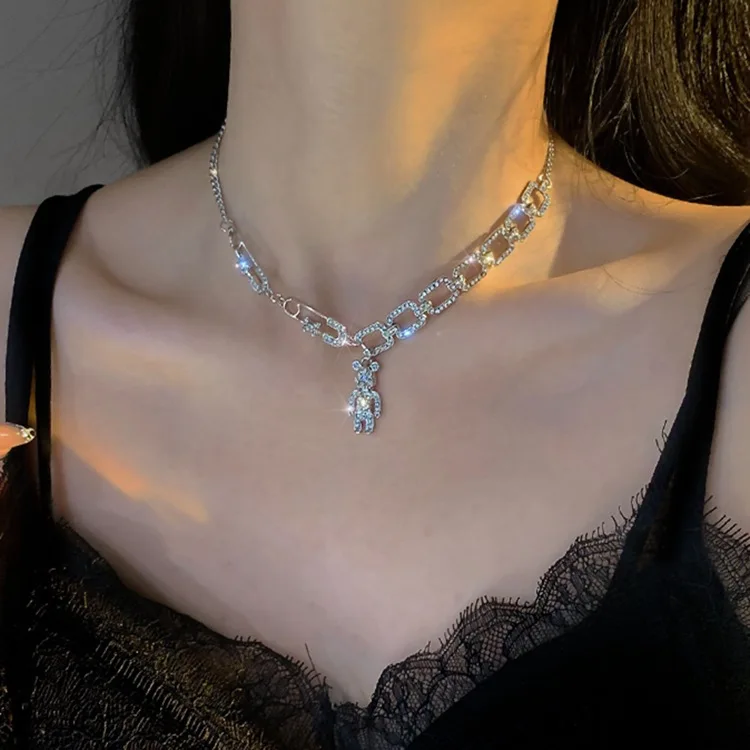 

ins net celebrity the same fashion exquisite micro inset zircon necklace personality pin cute bear silver collarbone chain