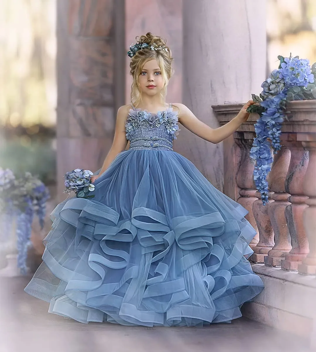 

Amazing Tiered Beaded Appliqued Ruffled Girl Ball Gown Princess First Communion Prom Costumes Dress Flower 2023