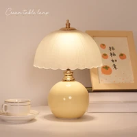 Lampe de Table de chevet en céramique moderne, couverture en verre Simple, petite lampe de Table pour chambre d'enfant, lecture chaude, petit livre 6