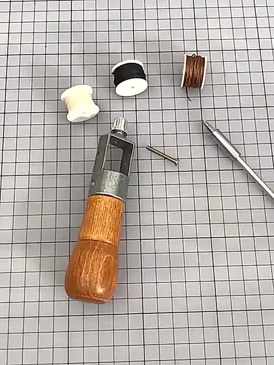 Kit Di 32 Strumenti Per Cucito In Pelle - Set Completo Di Riparazione Per Tappezzeria, Aghi, Punteruoli, Filo Cerato, Ditale E Forbici, Per Divani, Auto, Borse E Fai-da-te