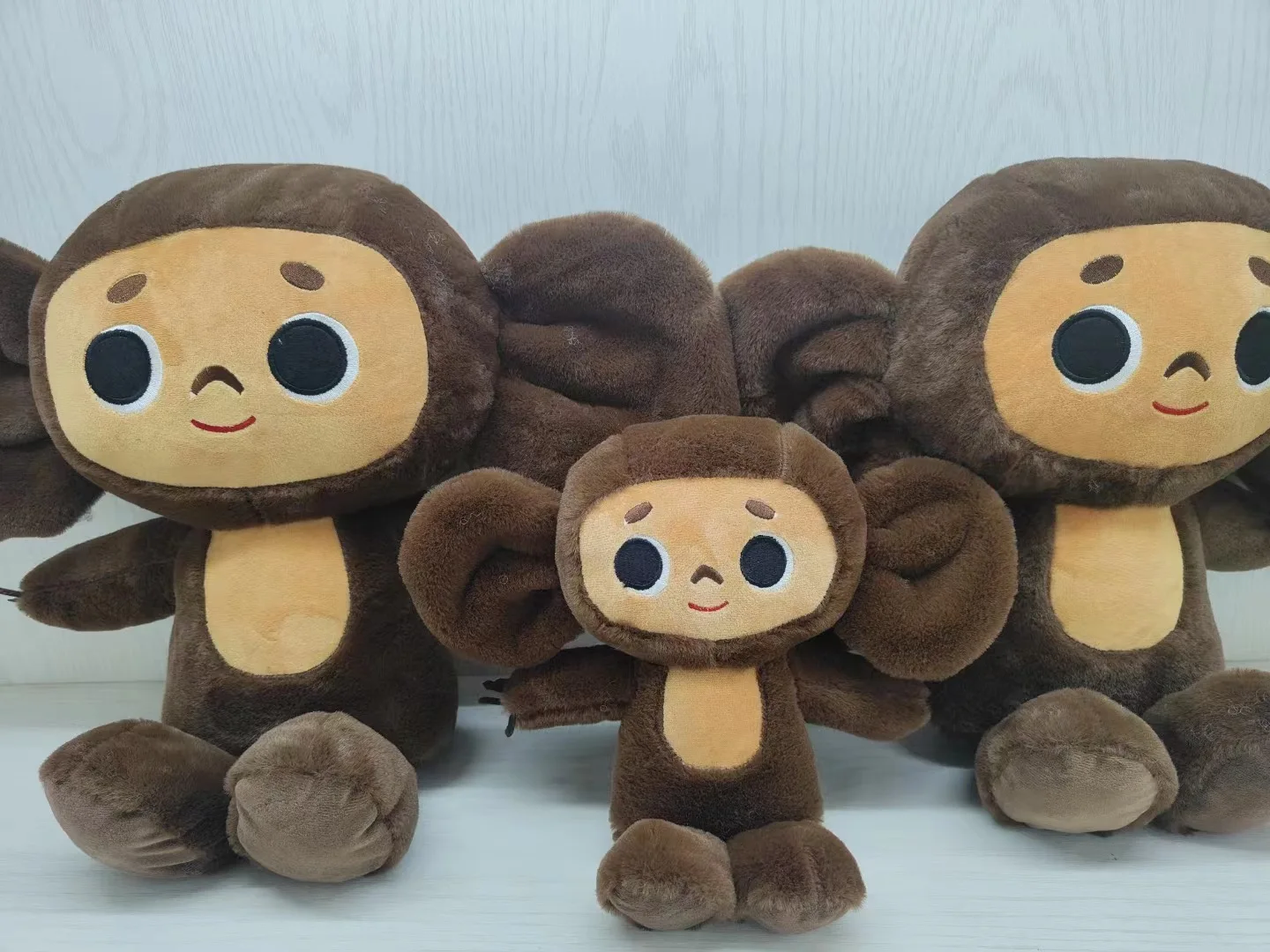 Peluche de dessin animé russe Cheburashka pour enfant, jouet en forme de  singe aux grands yeux, joli oreiller, idée de cadeau, 18/23cm - AliExpress