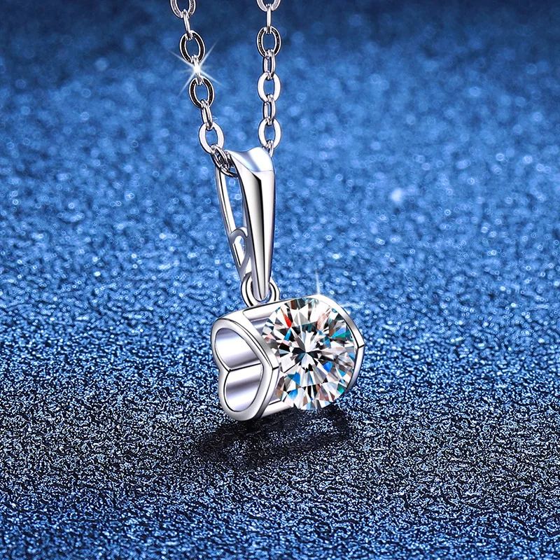 Boutique PT950 Moissanite Pendant Women's Necklace Angel Kiss 1 Carat Moissanite Diamond Necklace Valentine's Day