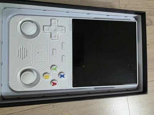 R36 ULTRA photo review