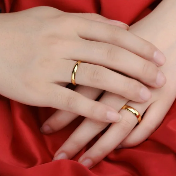 Simple Fashion Style Smooth Stainless Steel Rings Classic Gold Color Couple  For Women And Men Wedding Engagement Jewelry