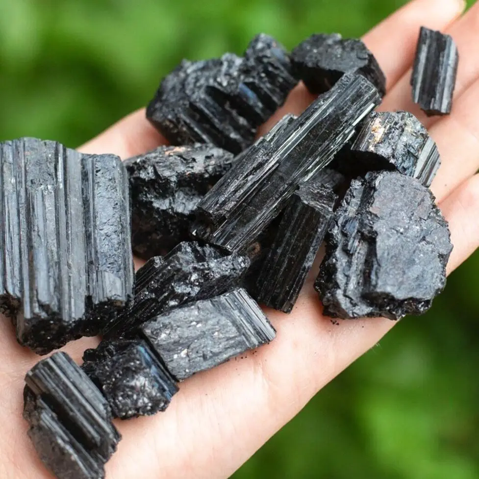 High Quality Natural Black Tourmaline Repair Ore Mineral Specimen Healing Crystal Radiation Eliminate Energy Stone 1pc