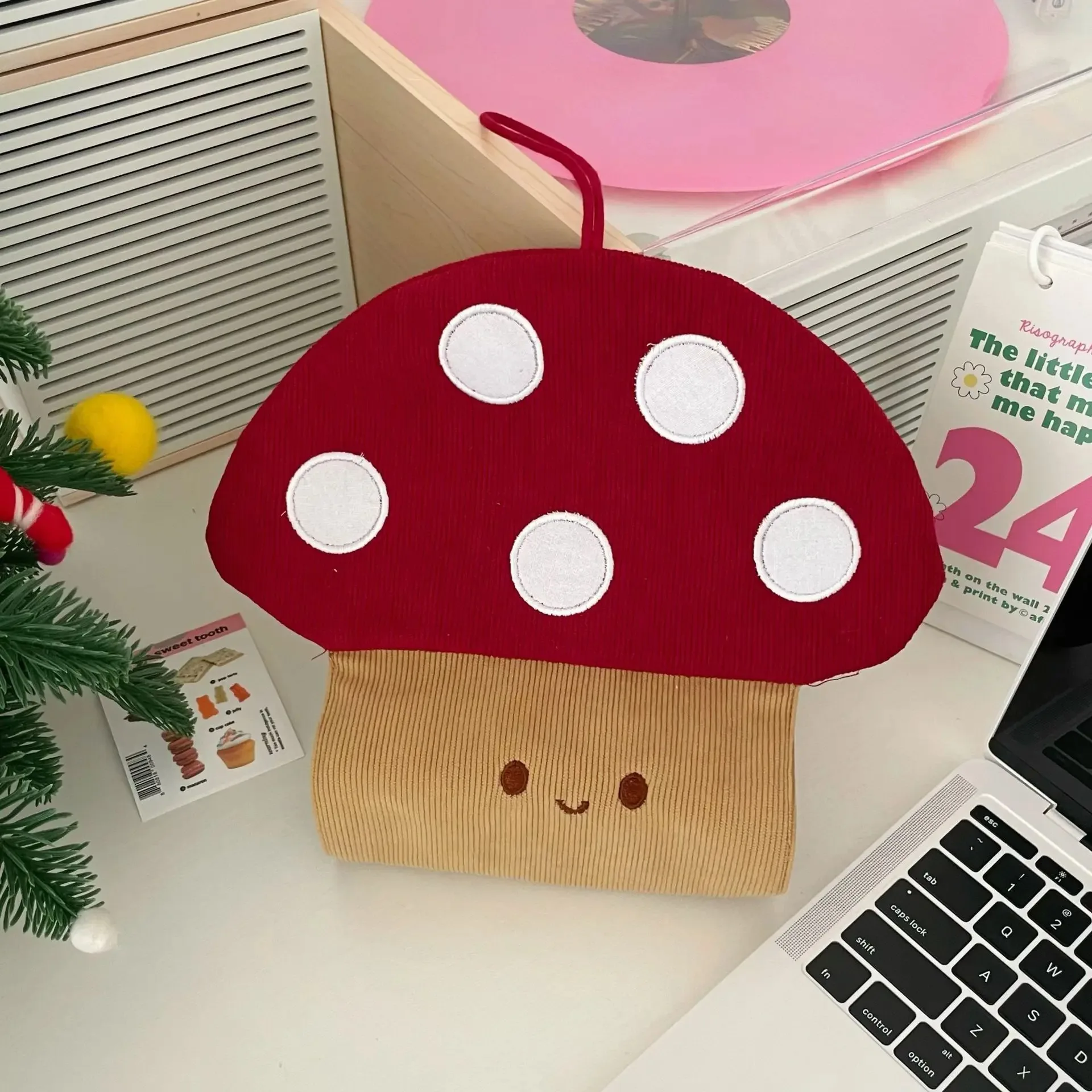 Creative Cloth Mushroom Tissue Box Cute Decorative Hanging Tissue Bag Wall Mounted Napkin Container Living Room 4
