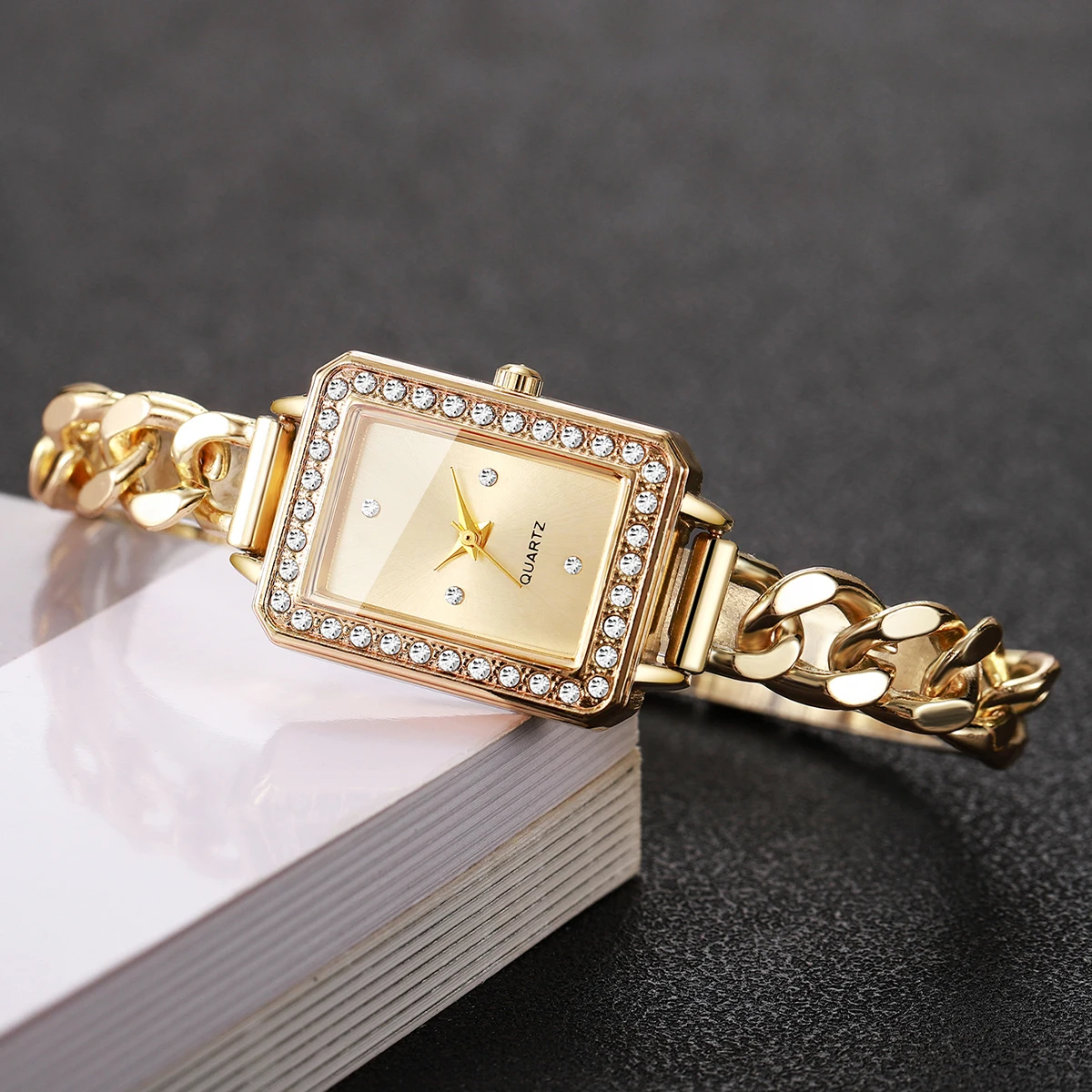 Women's Gift Watch Compact Sweet Simple Style Bracelet Watch (Box Not included)