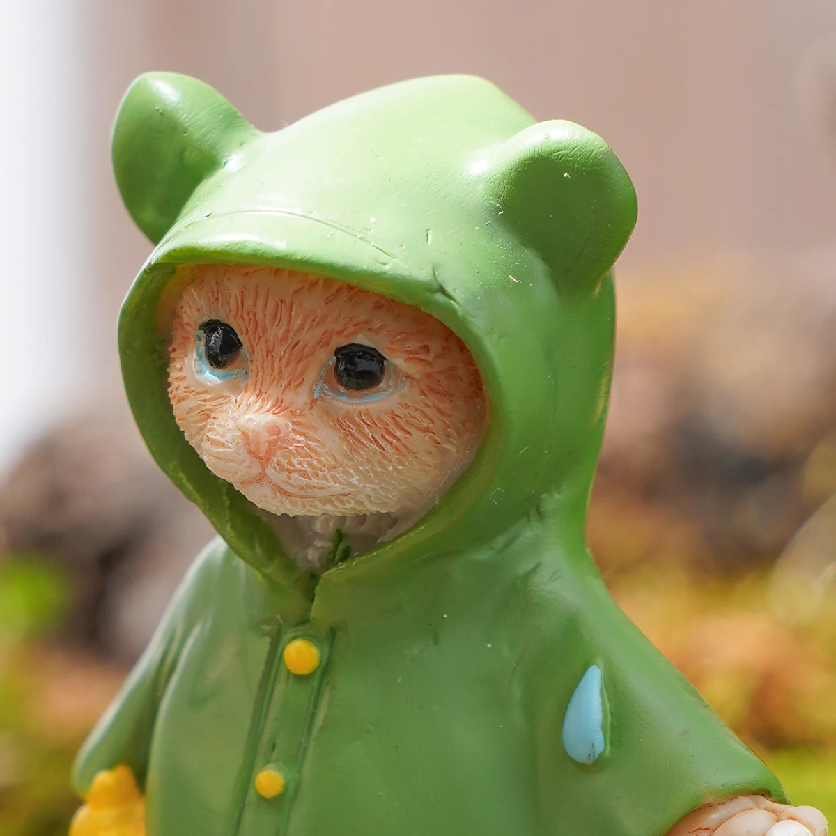 1PC, a little cat figurine in the shape of a green raincoat, suitable for garden decoration and micro-landscape DIY decoration