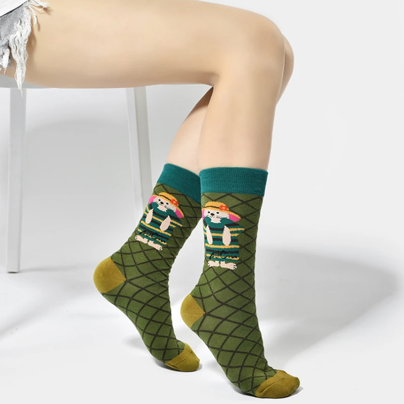 Neues Design Socken trend ige Mittel rohr Socken ins japanische Cartoon Tier niedlich vielseitige Mode Socken