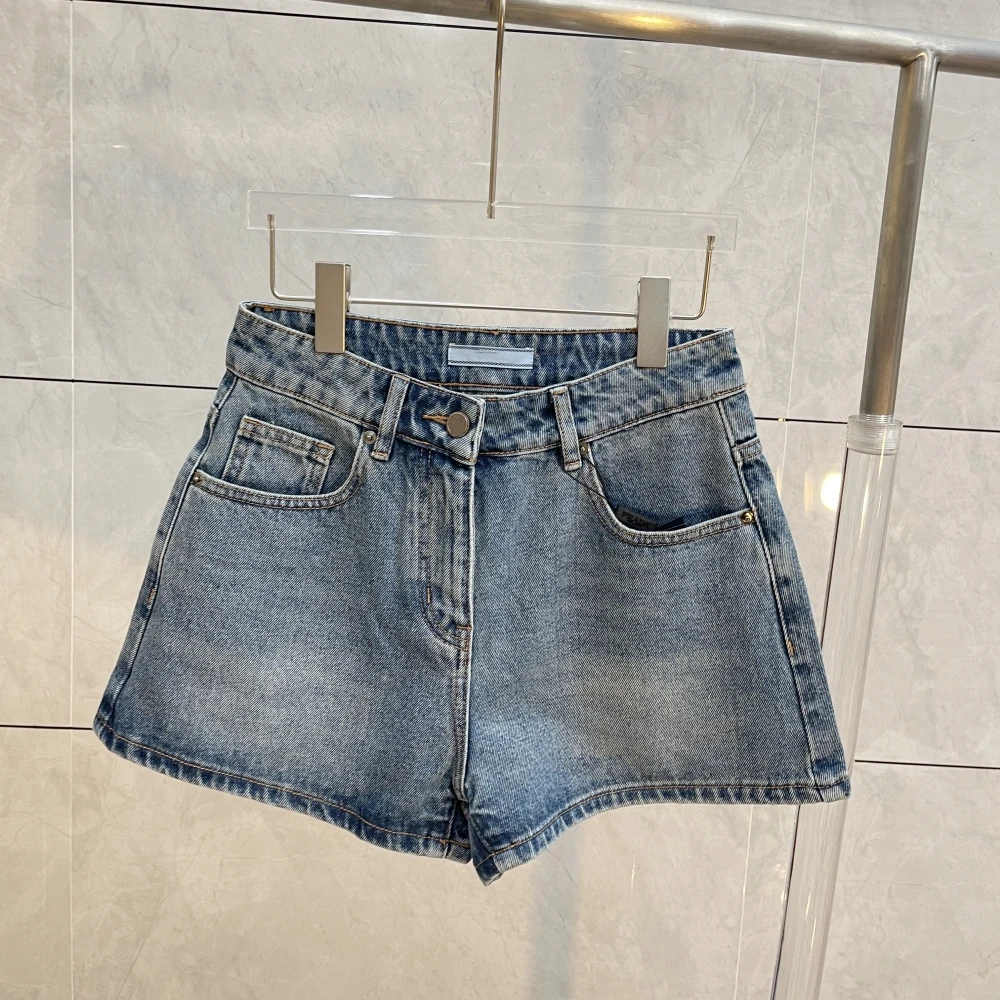 2024 Spring/Summer New Women's Display Body Shorts, High Waist Jeans, Retro Wash Hot Pants, Triangle Letter Logo