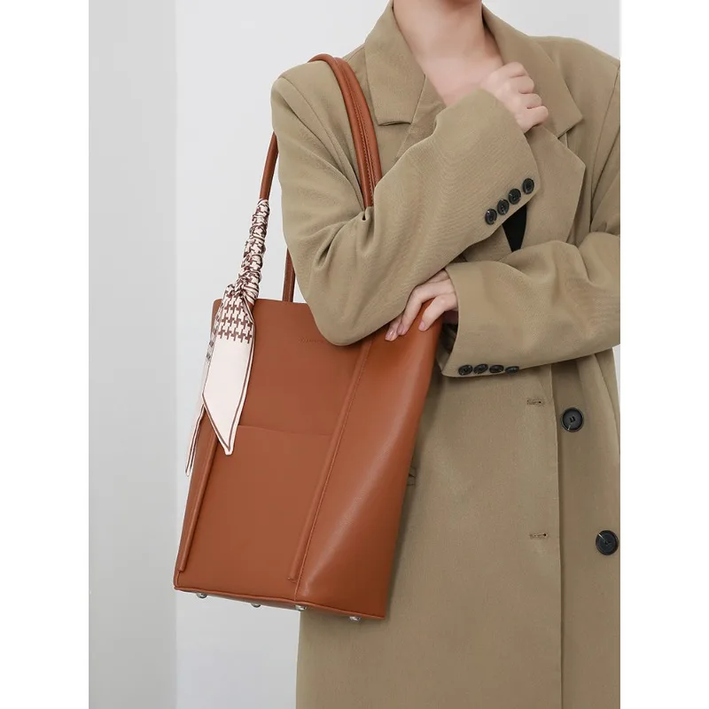 Large Capacity Shoulder Bag Daily Commuter Tote Bag Fashion Handbag 2023 Autumn Winter Bucket Bag Solid Color PU Faux Leather