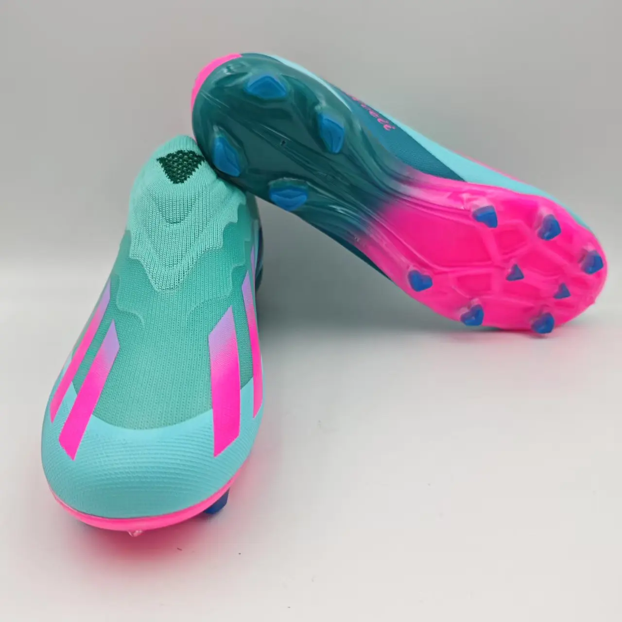 Original New Men Soccer Shoes Studded Professional Society Women Football Boots Unisex Non Slip Cleat Comfortable Football Shoes 2