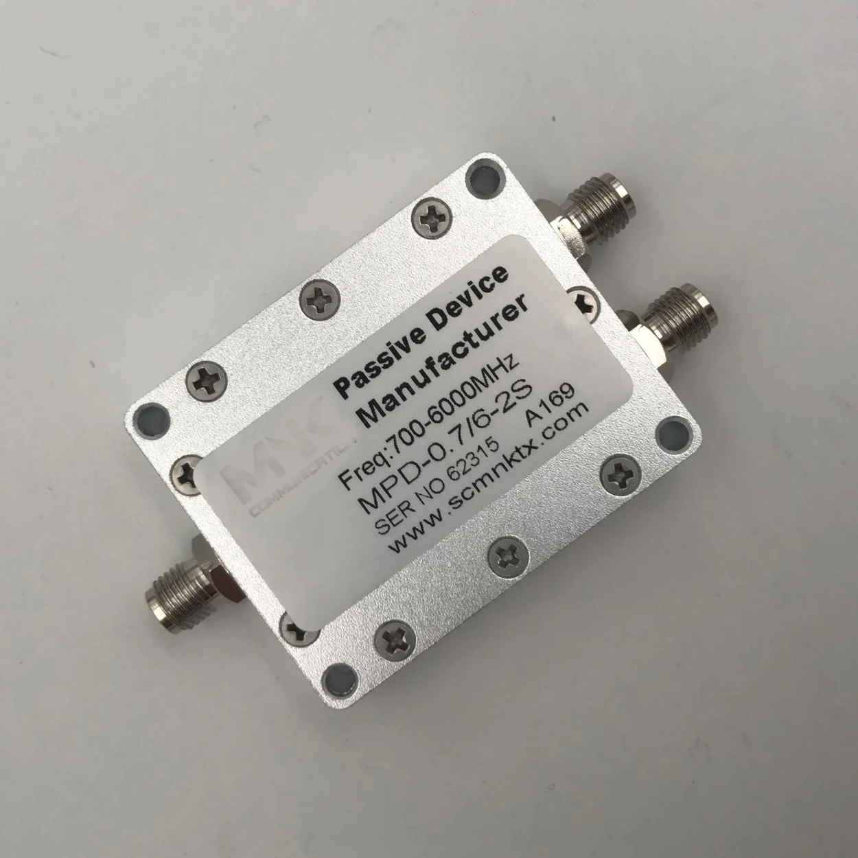 

SMA700-6000M Microstrip Two Power Divider RF Two Power Divider 0.7-6G One Split Two Combiner