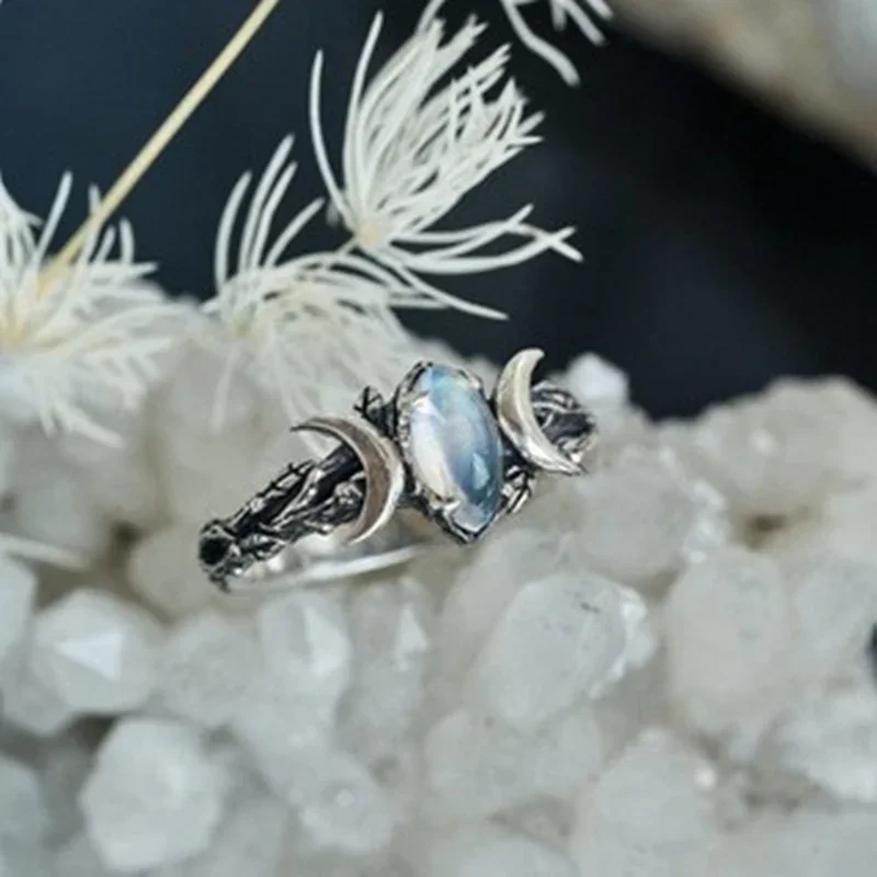 Moon Ring for Women Huitan Imitation Moonstone Vintage Party Jewelry Delicate Bohemian Style Finger Accessories for Party
