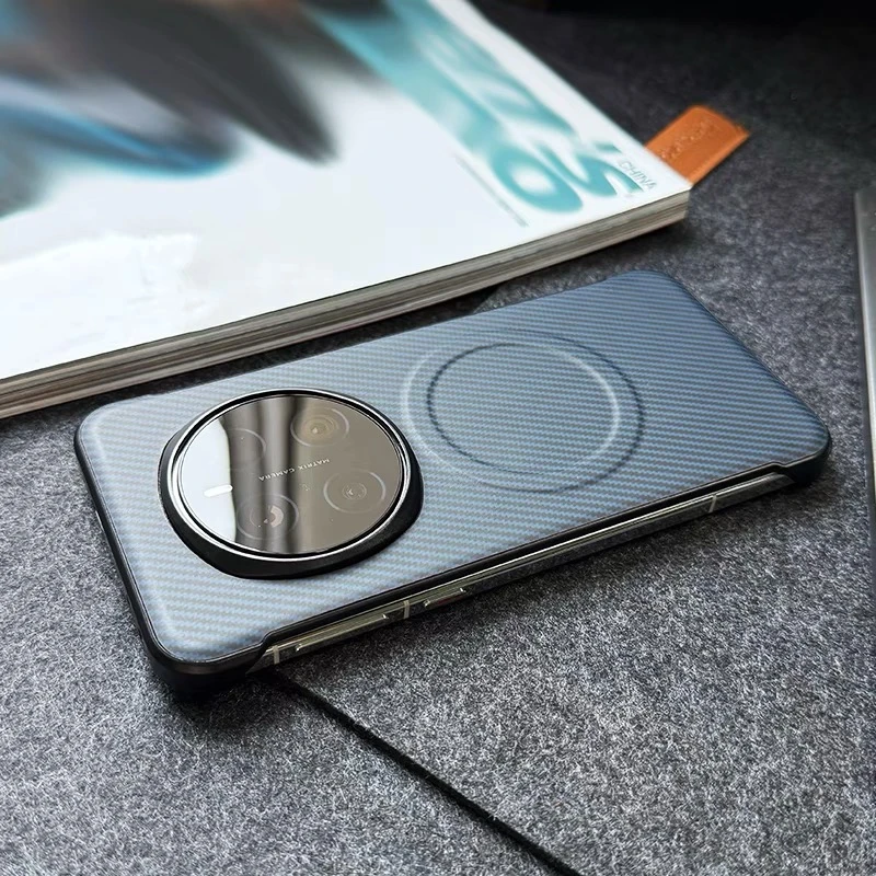 Ultra-Thin Borderless Magnetic Striped Case - Stylish Protective Shell