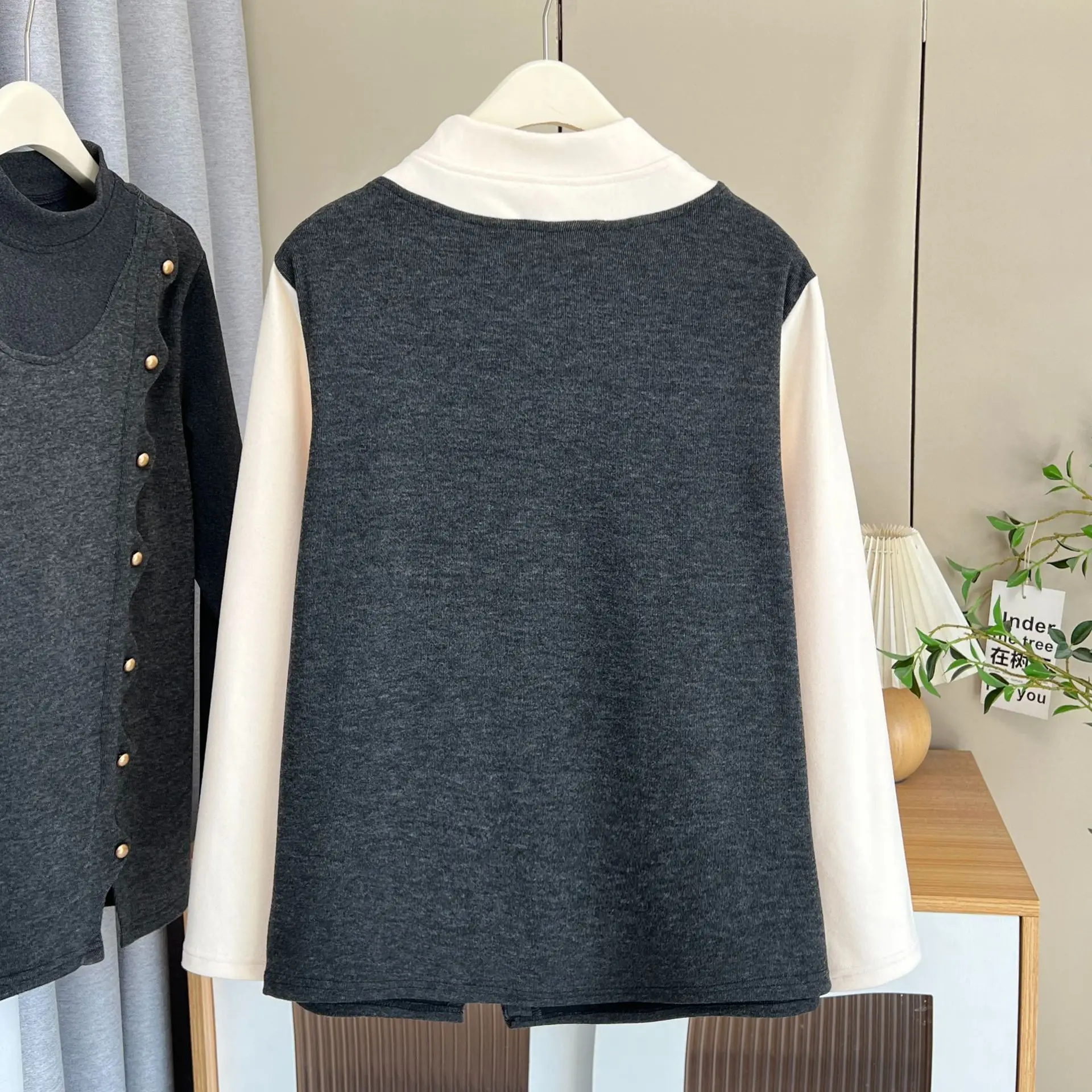 XXXXL Fashion Plus Size Woman Clothing T-Shirt New Fake Two Pieces With Split Fleece Warm Base Tops In Winter 2025