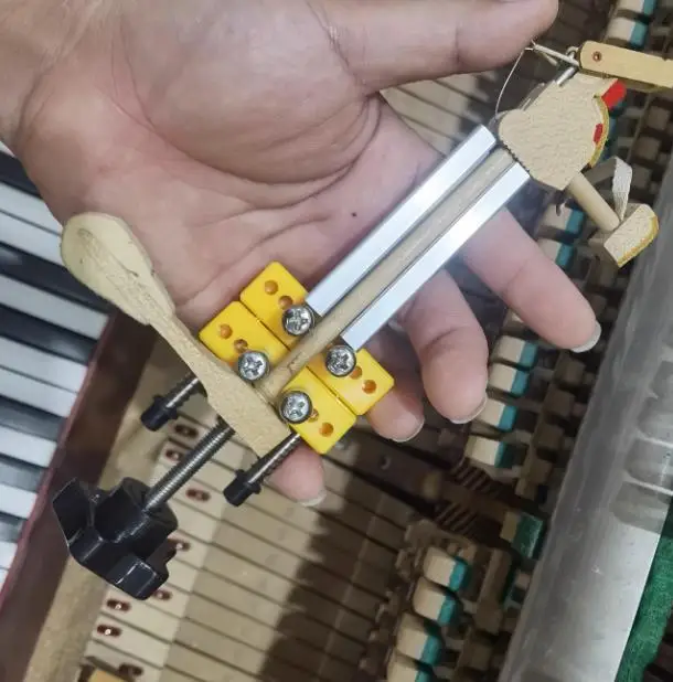 Hammer remover piano tuning maintenance tool
