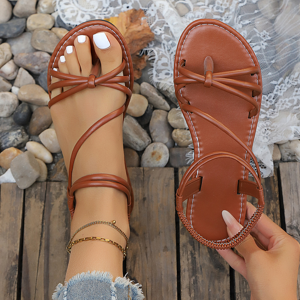 2026 Summer Women's Brown Thong Sandals Fashion Round Toe Flat Gladiator Shoes Comfortable Beach Sandals for Ladies