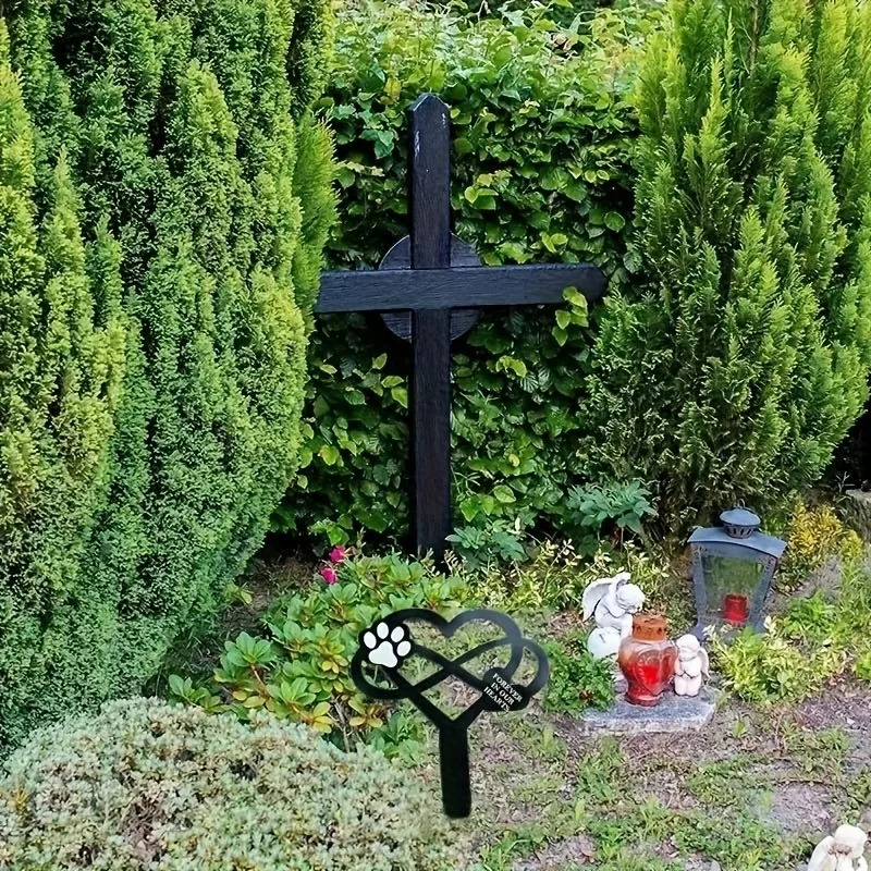 Pet monuments, acrylic grave piles, pet tombstones, dog and cat memorabilia, cat and dog cemetery. In memory of a loved one