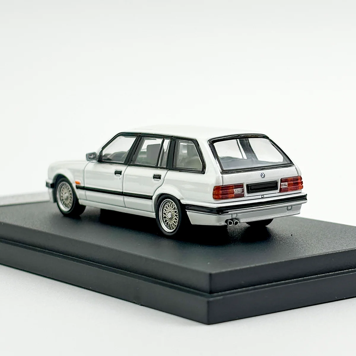 1/64 mortal BMW touring ミニカー 2台セット s-l400.jpg