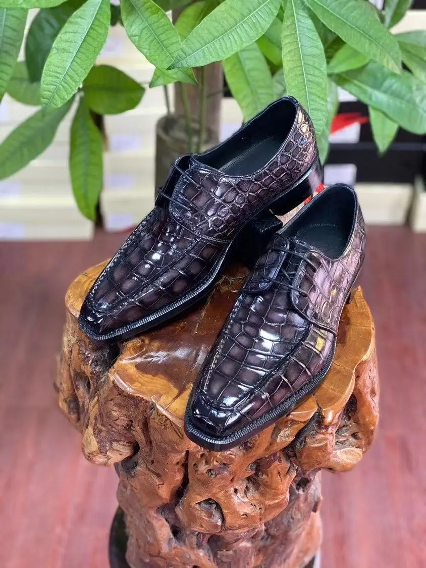 Рисунок 5 - Мужские туфли из крокодиловой кожи