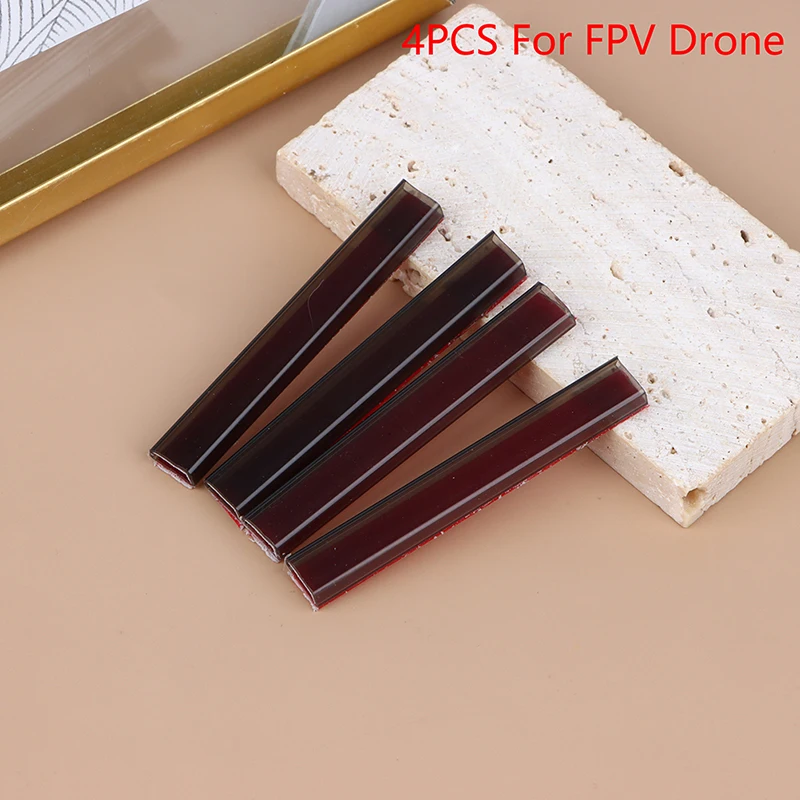 Hélice drone 110mm en plastique noir, conçue pour les quadricoptères de taille moyenne.
