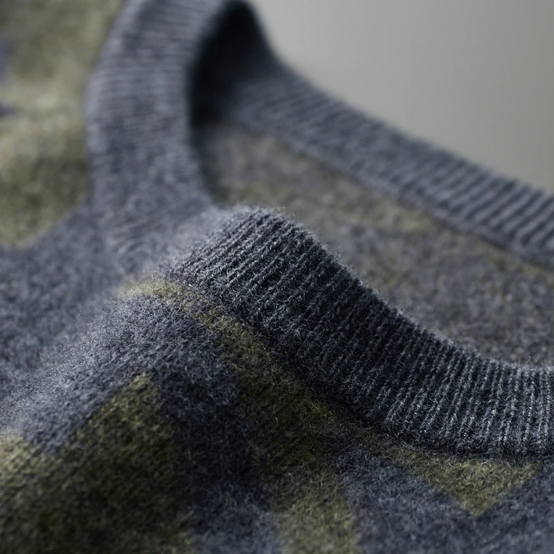 Autumn and winter new men's O-neck 100% Merino wool thick pullover knitted sweater loose fashion warm bottoming shirt coat 4
