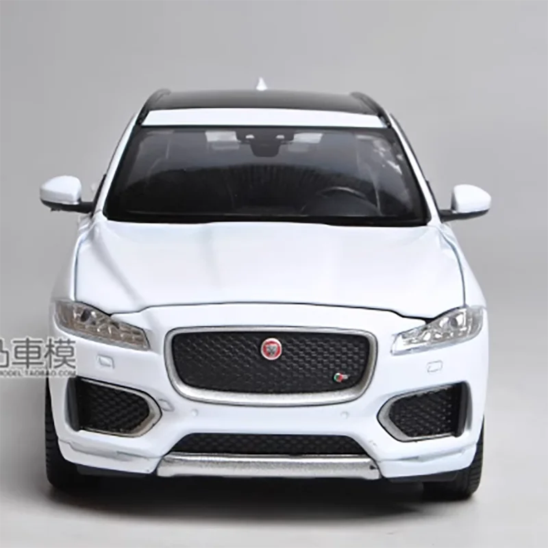 

Collection Decoration Jaguar F-PACE Welly FX Original 1:24 Simulation Metal Car Model Alloy Gift Four colors