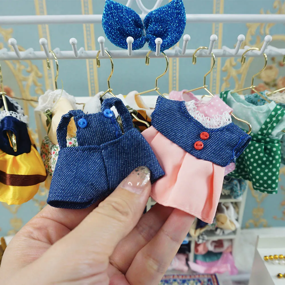Dollhouse Accessories: Fashionable Forest Animal Family Clothing Set