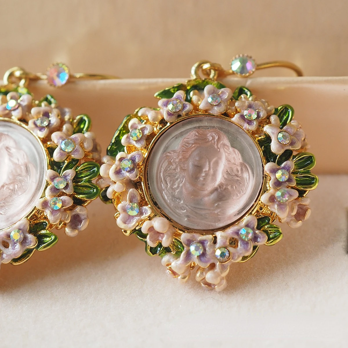 

Vintage Earrings Sleeping Angel Flower Studs Earrings