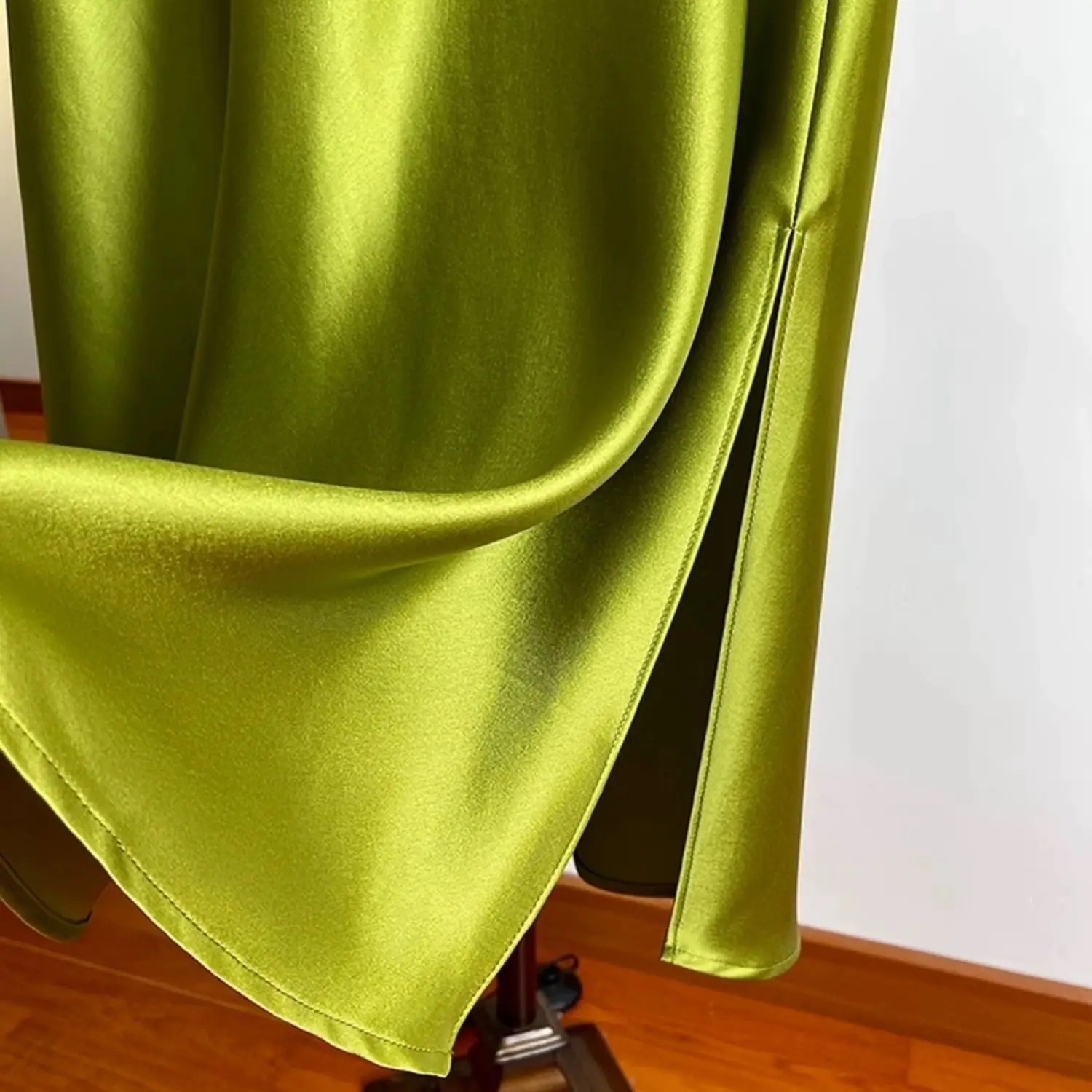 2024 spring Luxury Satin Midi Long Women's Skirt Elastic Waist Solid Color Split Skirt Casual Elegant Women Party A-Line Skirts 2
